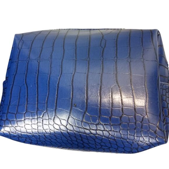 BCBGeneration Olivia Rectangle Pouch NWT - Picture 2 of 7